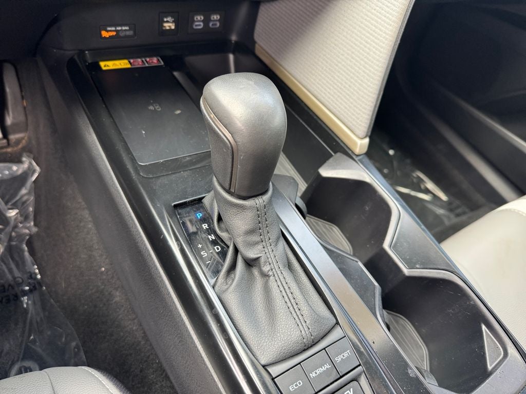 2025 Toyota Camry SE FWD