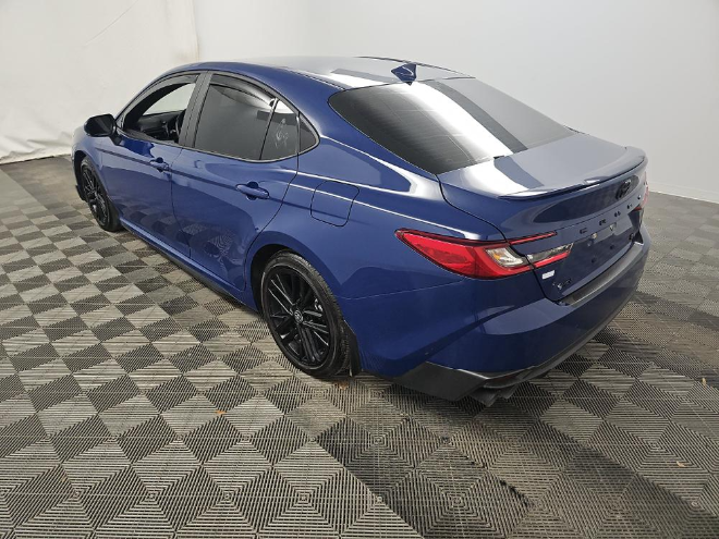 2025 Toyota Camry SE FWD