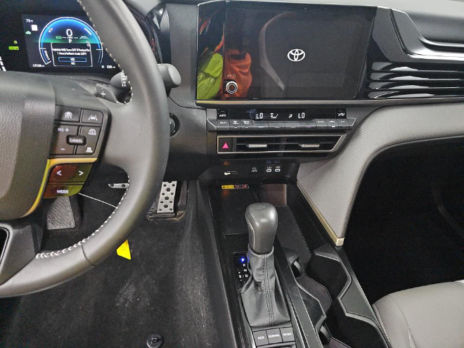 2025 Toyota Camry SE FWD