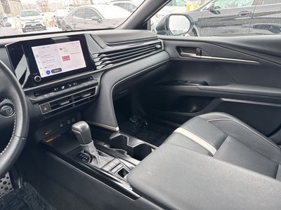 2025 Toyota Camry SE FWD