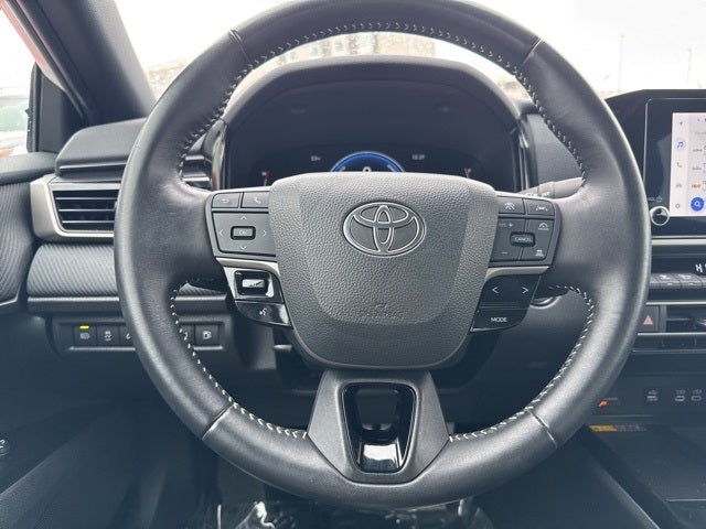 2025 Toyota Camry SE FWD
