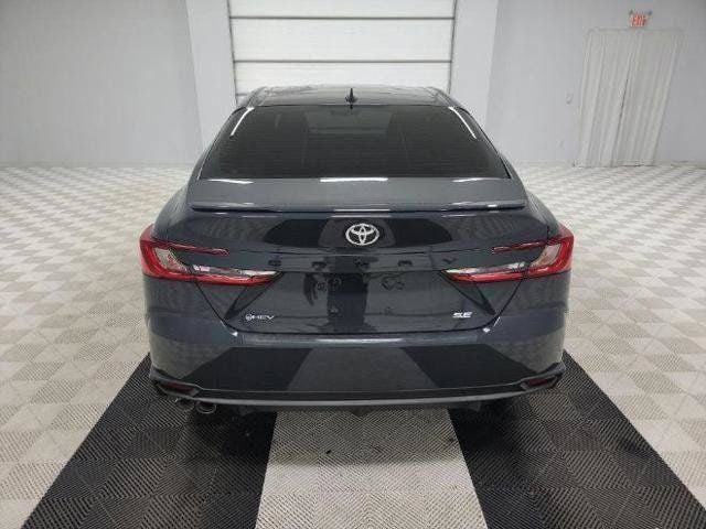 2025 Toyota Camry SE FWD