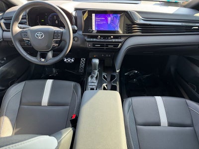 2025 Toyota Camry SE FWD