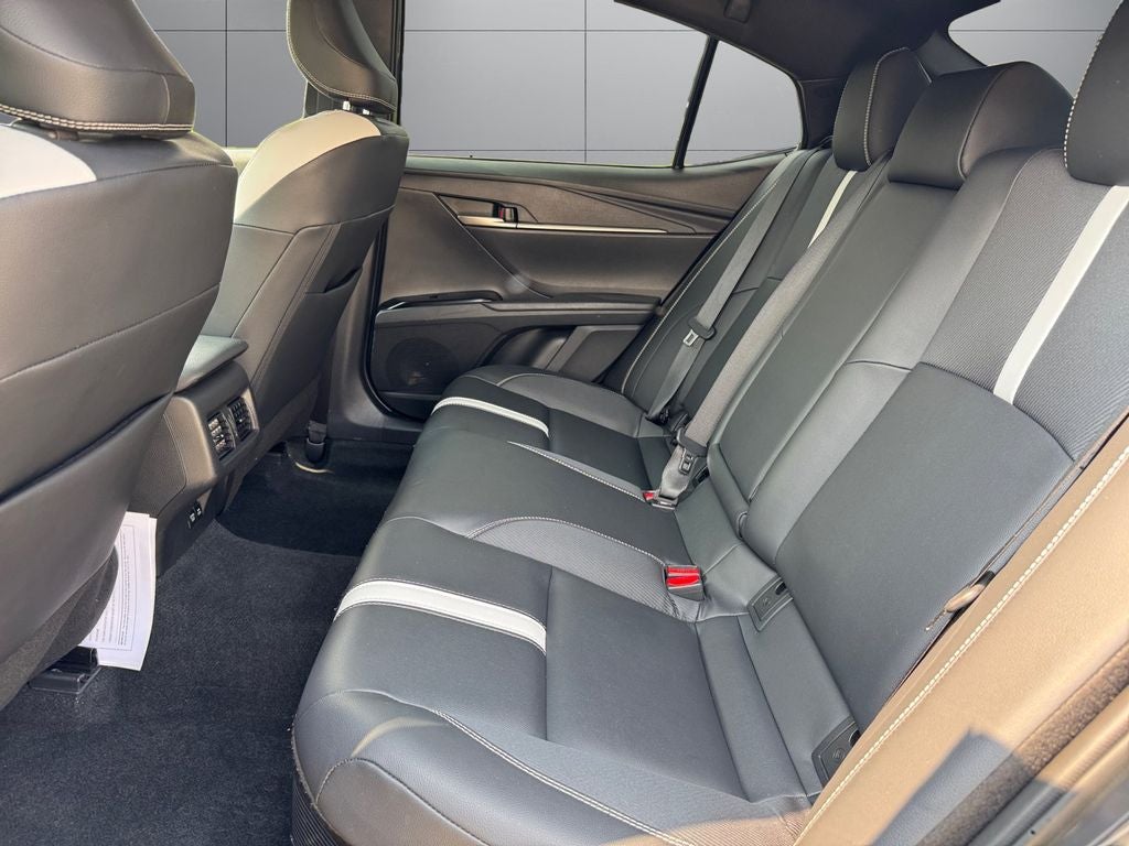 2025 Toyota Camry SE FWD