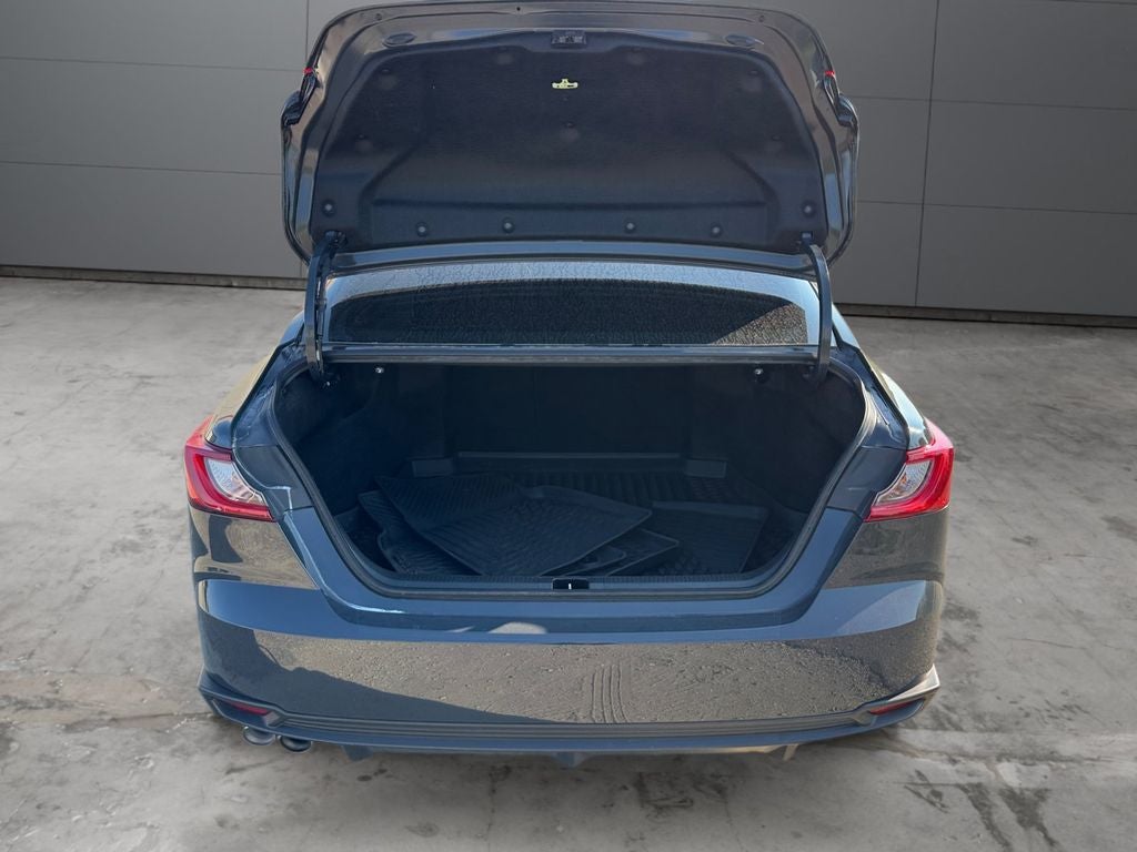 2025 Toyota Camry SE FWD