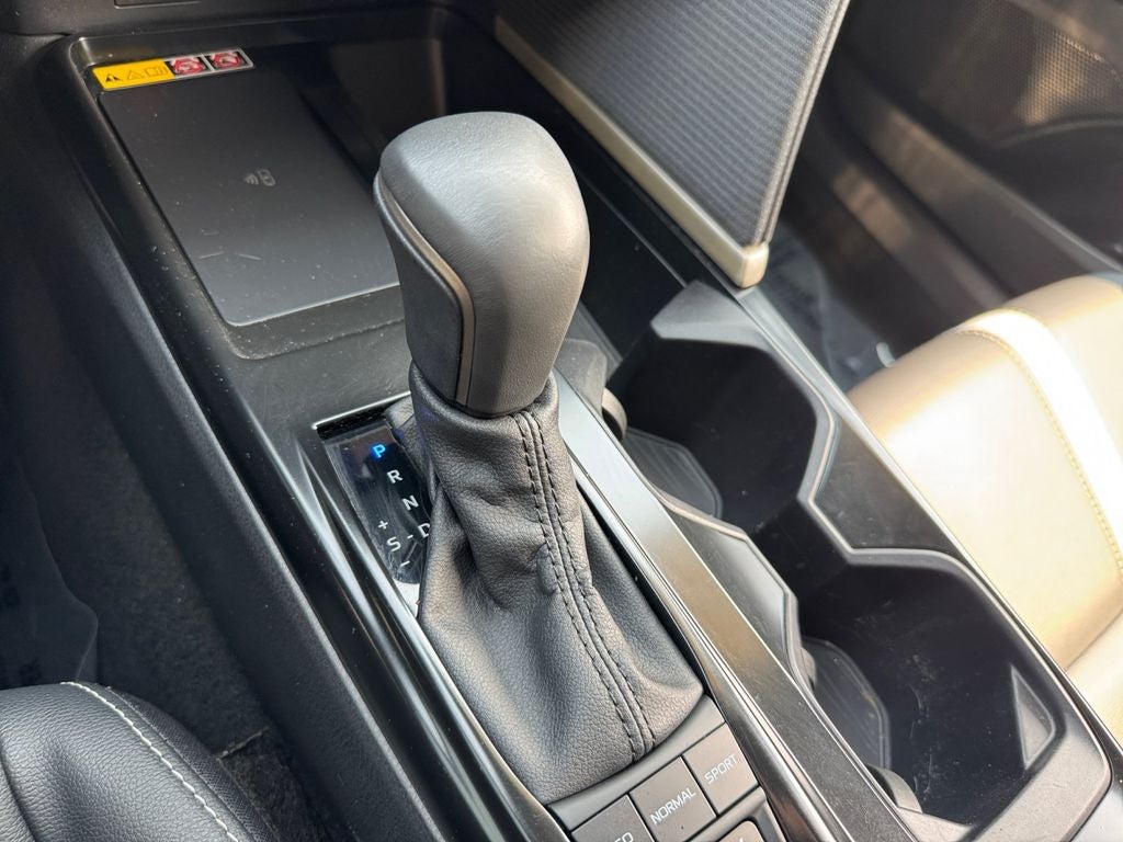 2025 Toyota Camry SE FWD