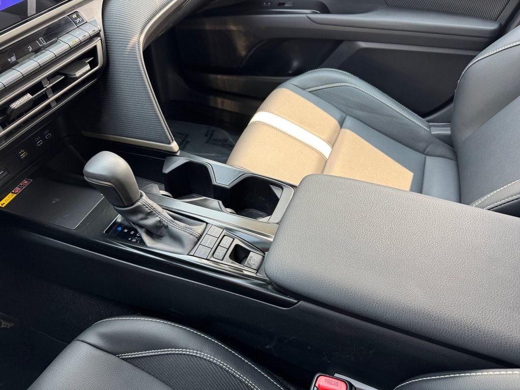 2025 Toyota Camry SE FWD