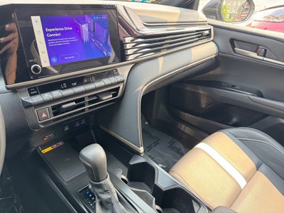 2025 Toyota Camry SE FWD