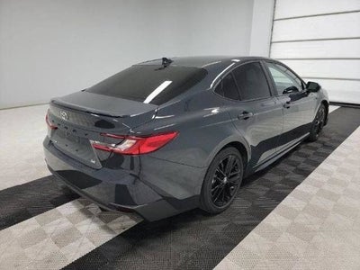 2025 Toyota Camry SE FWD