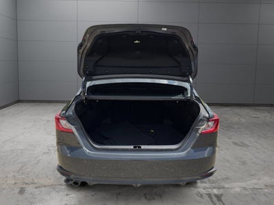 2025 Toyota Camry SE FWD