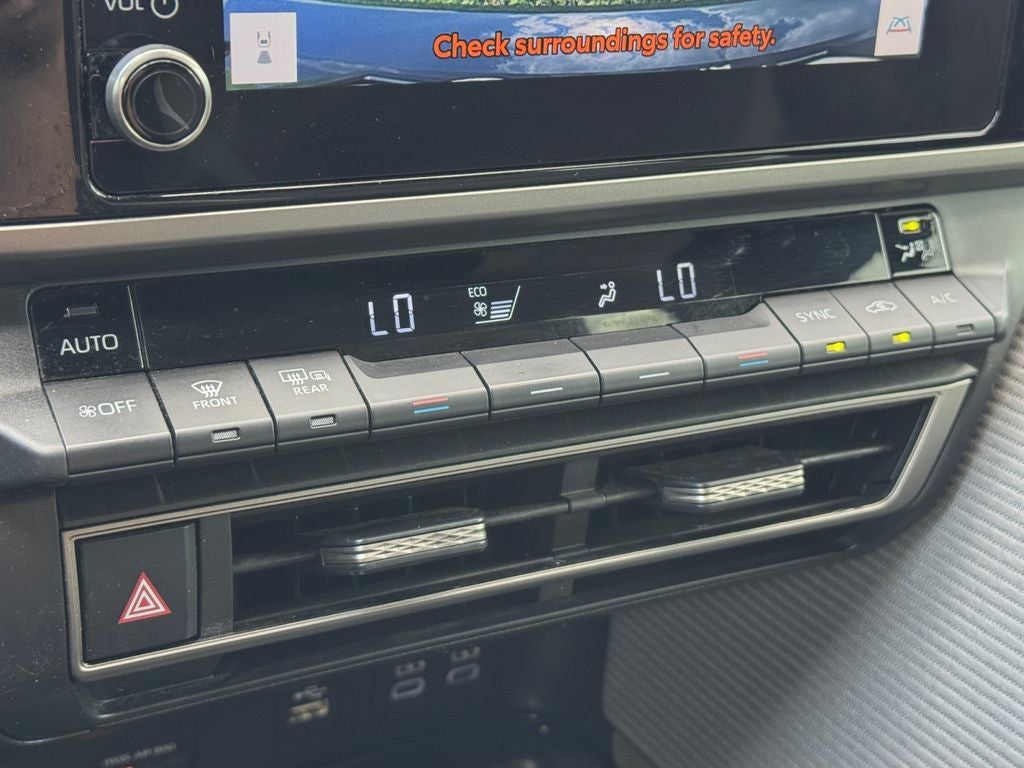 2025 Toyota Camry SE FWD