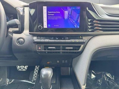 2025 Toyota Camry SE FWD