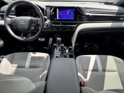 2025 Toyota Camry SE FWD