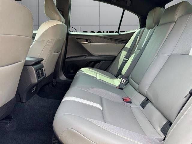2025 Toyota Camry SE FWD