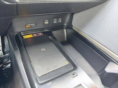 2025 Toyota Camry SE FWD