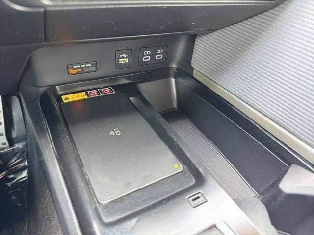 2025 Toyota Camry SE FWD