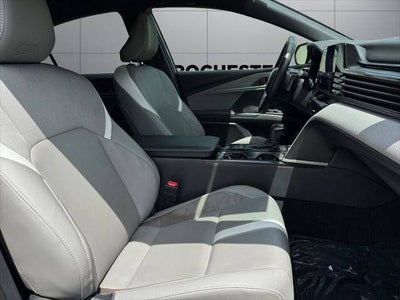 2025 Toyota Camry SE FWD