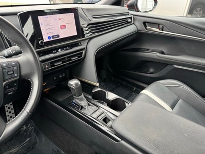 2025 Toyota Camry SE FWD