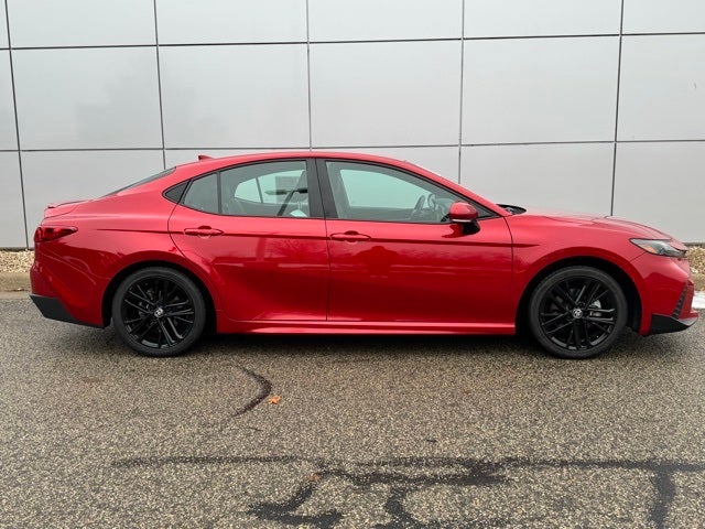 2025 Toyota Camry SE FWD