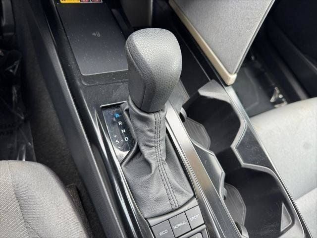 2025 Toyota Camry LE FWD