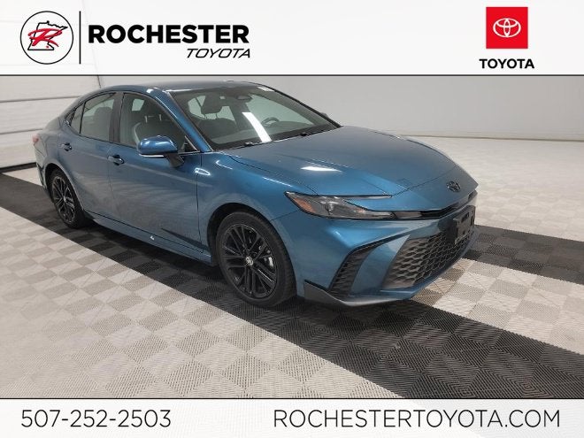 2025 Toyota Camry SE FWD
