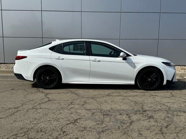 2025 Toyota Camry SE FWD