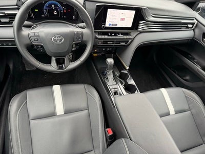 2025 Toyota Camry SE FWD