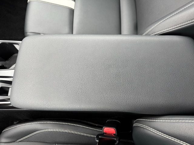 2025 Toyota Camry SE FWD