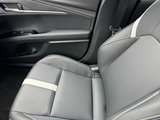 2025 Toyota Camry SE FWD