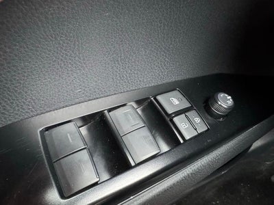 2025 Toyota Camry SE FWD