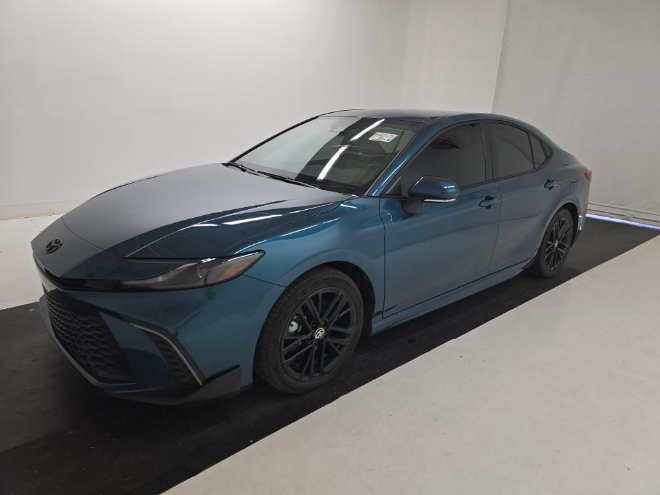 2025 Toyota Camry SE FWD
