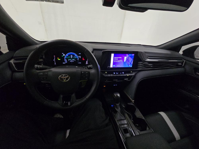 2025 Toyota Camry SE FWD