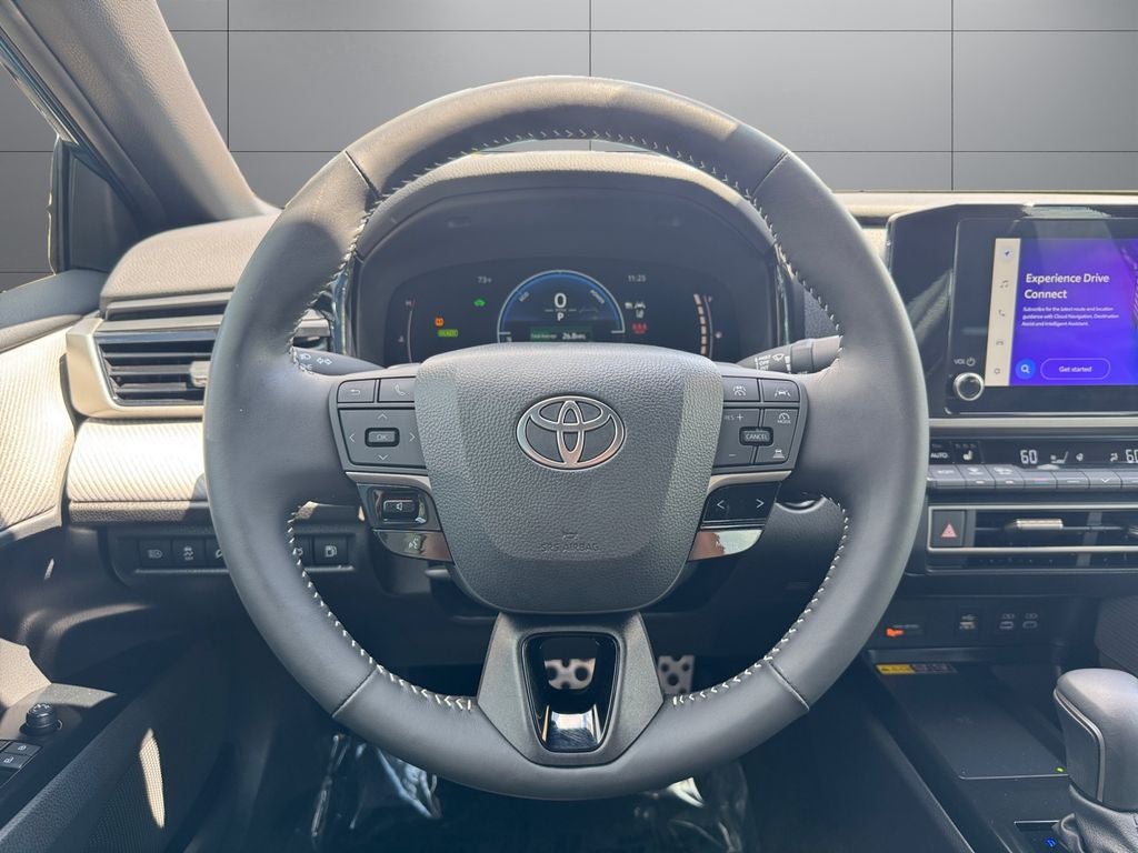 2025 Toyota Camry SE - Photo 13