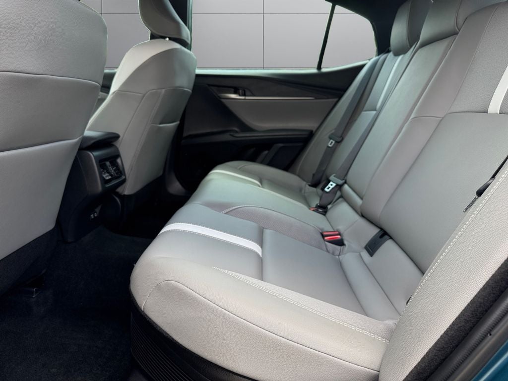 2025 Toyota Camry SE - Photo 16