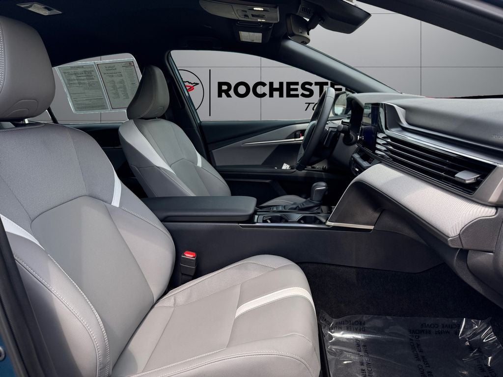 2025 Toyota Camry SE - Photo 17