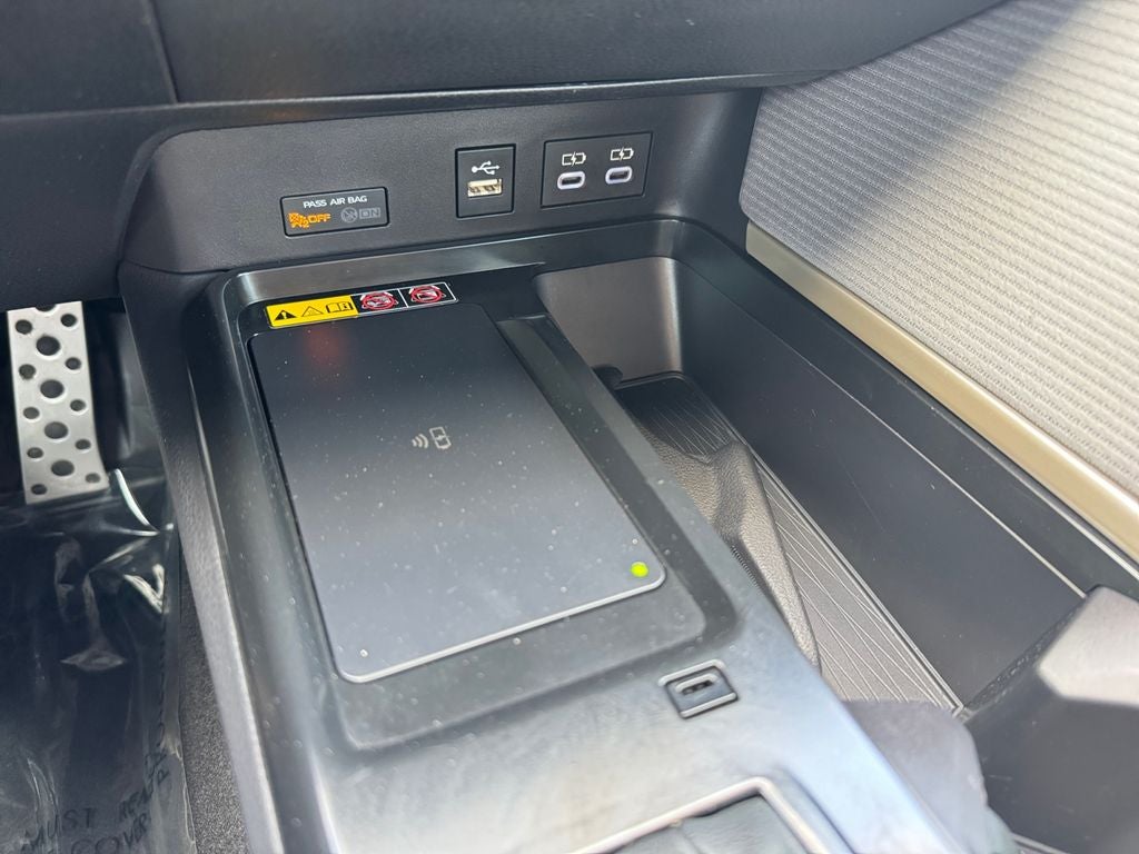 2025 Toyota Camry SE - Photo 24
