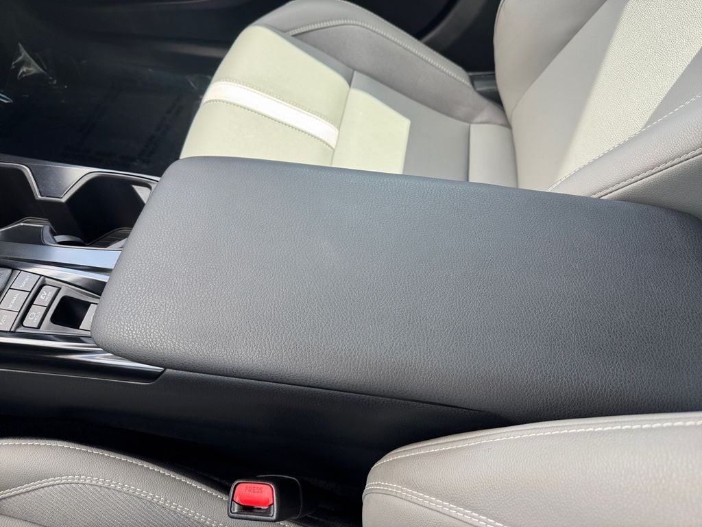 2025 Toyota Camry SE - Photo 27