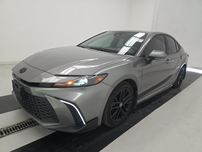 2025 Toyota Camry SE FWD