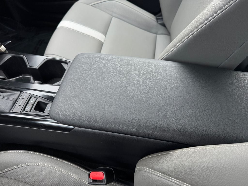 2025 Toyota Camry SE AWD