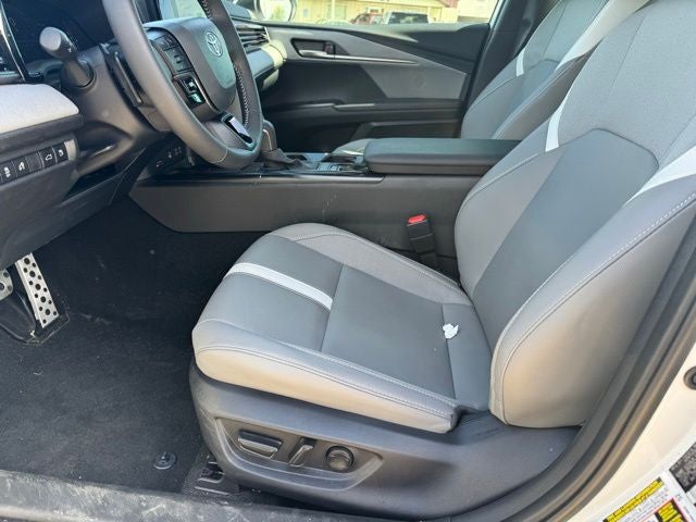 2025 Toyota Camry SE AWD
