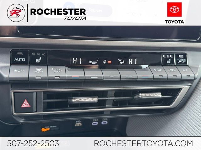 2025 Toyota Camry SE AWD