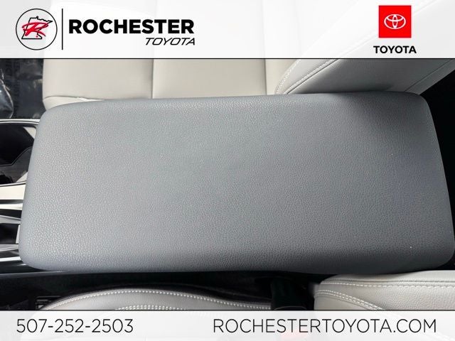 2025 Toyota Camry SE AWD