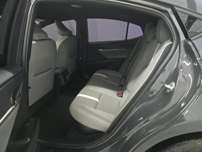 2025 Toyota Camry SE AWD