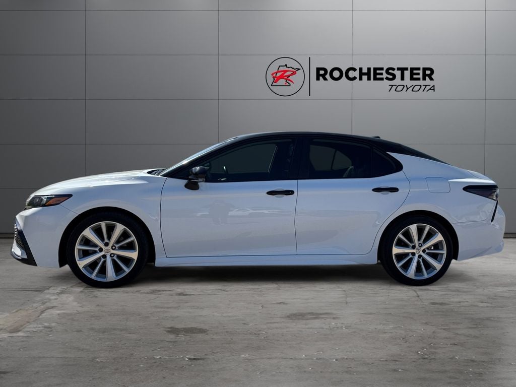 Used 2021 Toyota Camry SE with VIN 4T1G11BK4MU028460 for sale in Rochester, Minnesota