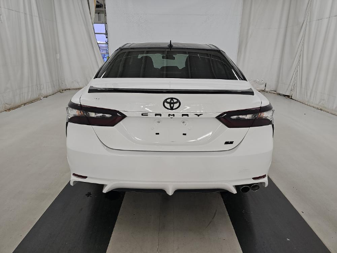 2021 Toyota Camry SE AWD