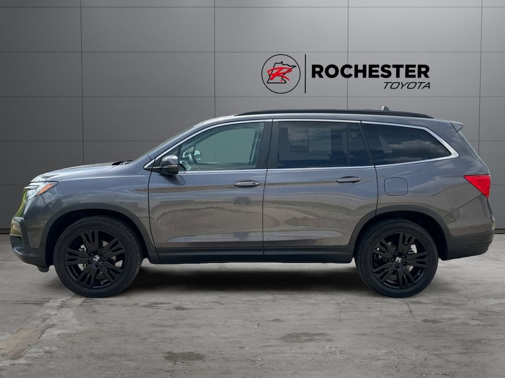 Used 2022 Honda Pilot SE with VIN 5FNYF6H2XNB053680 for sale in Rochester, Minnesota