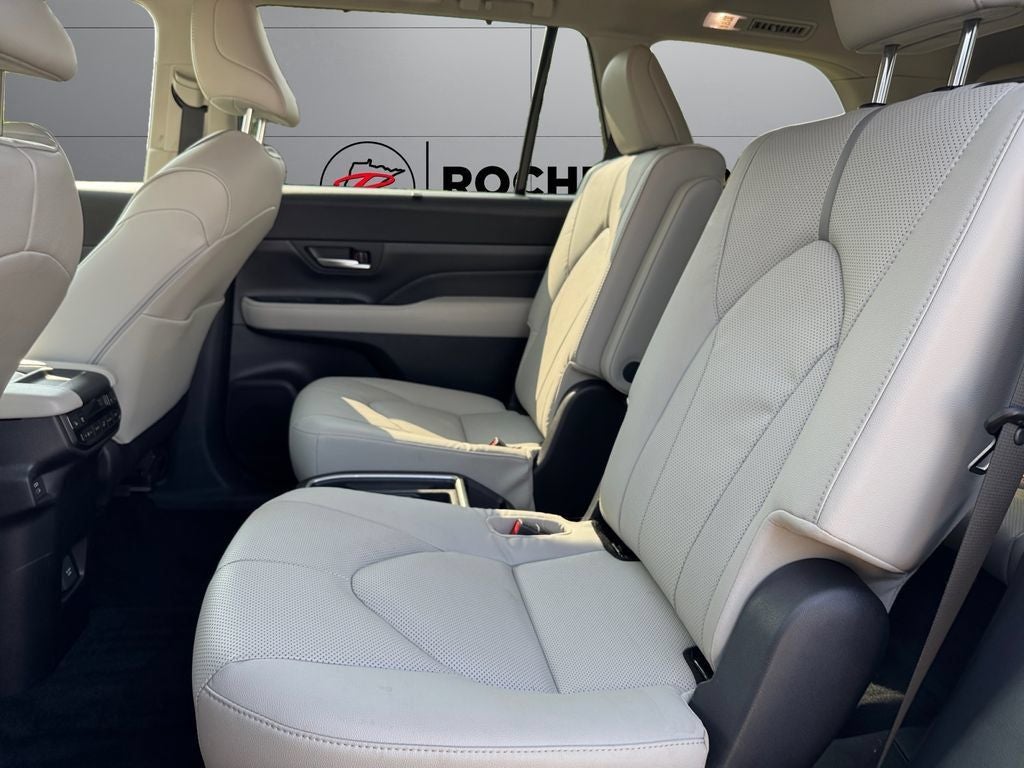 2025 Toyota Grand Highlander Platinum AWD