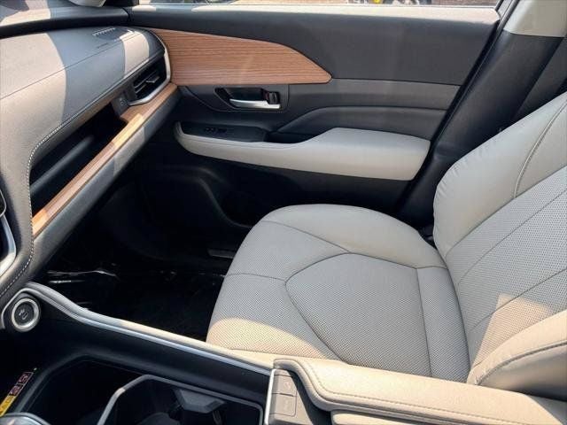 2025 Toyota Grand Highlander Platinum AWD