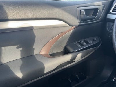 2017 Toyota Highlander Hybrid LE AWD