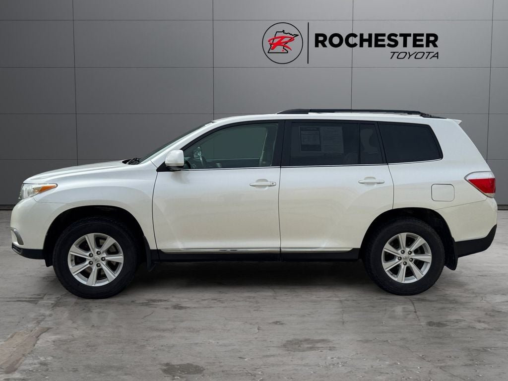 Used 2013 Toyota Highlander Base with VIN 5TDBK3EH5DS274204 for sale in Rochester, Minnesota